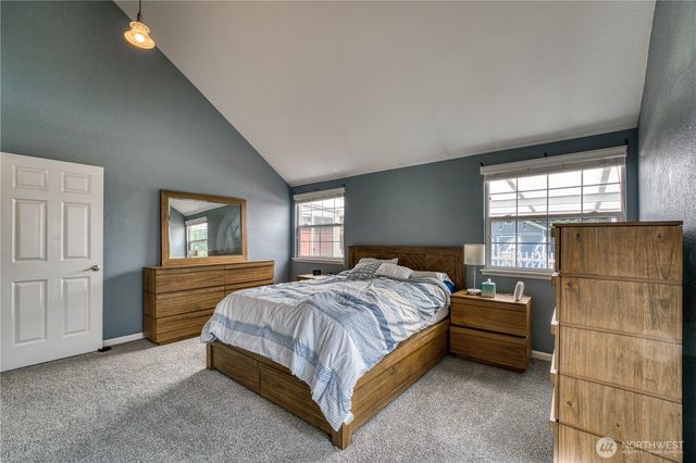 1018 NE Knights Court, Bremerton, WA 98311