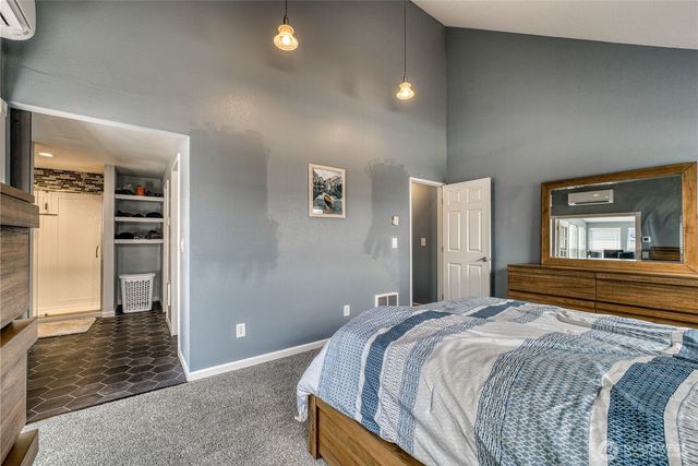 1018 NE Knights Court, Bremerton, WA 98311