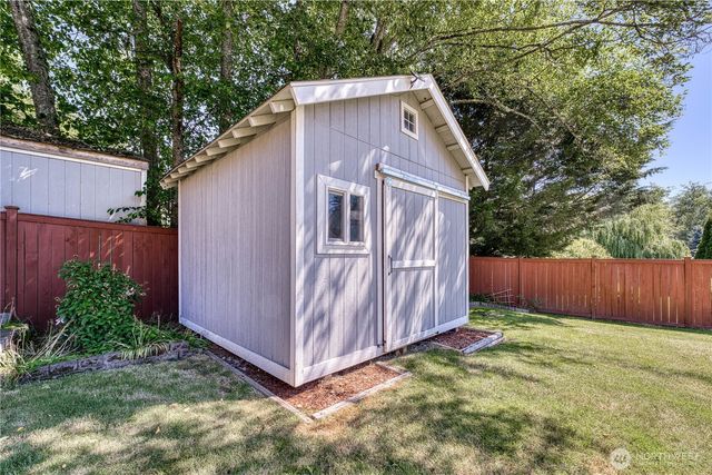 1018 NE Knights Court, Bremerton, WA 98311