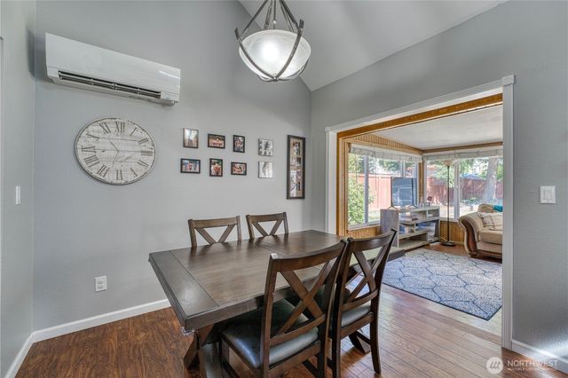 1018 NE Knights Court, Bremerton, WA 98311