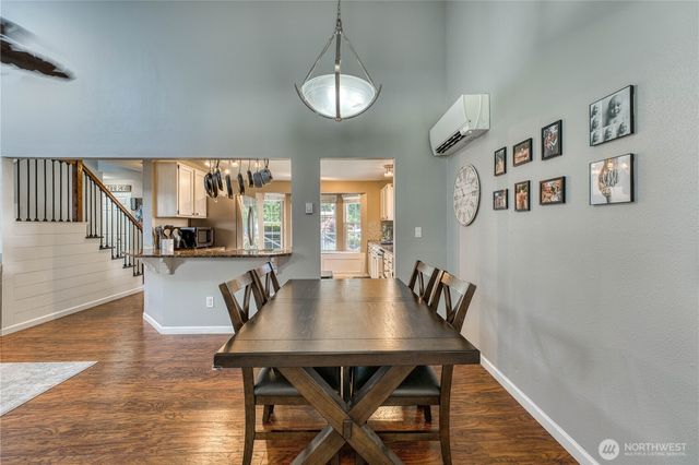 1018 NE Knights Court, Bremerton, WA 98311