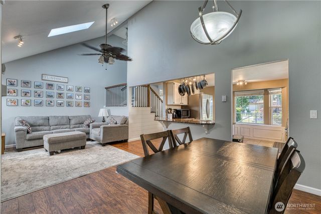 1018 NE Knights Court, Bremerton, WA 98311