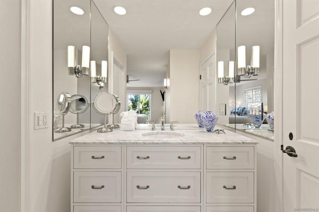 253 Gravilla Street, La Jolla, CA 92037