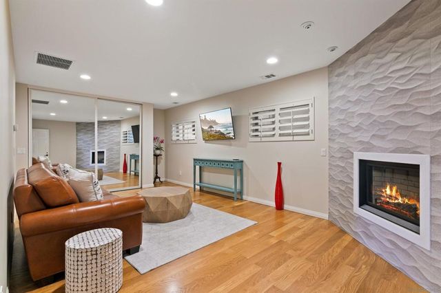 253 Gravilla Street, La Jolla, CA 92037