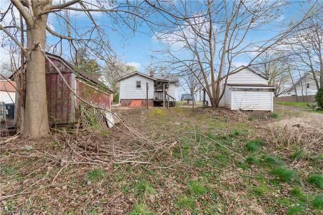 1664 Woods Road, Akron, OH 44306