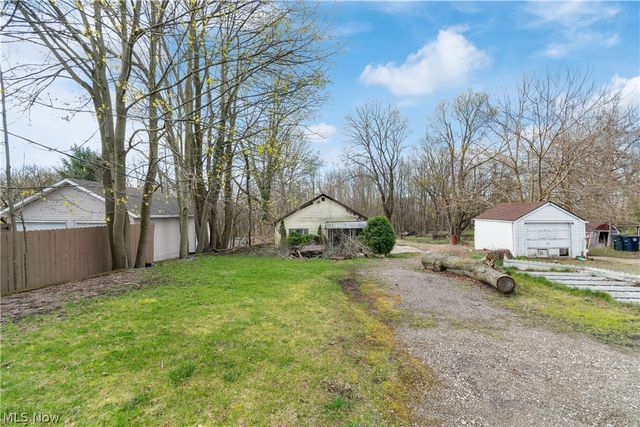 1664 Woods Road, Akron, OH 44306