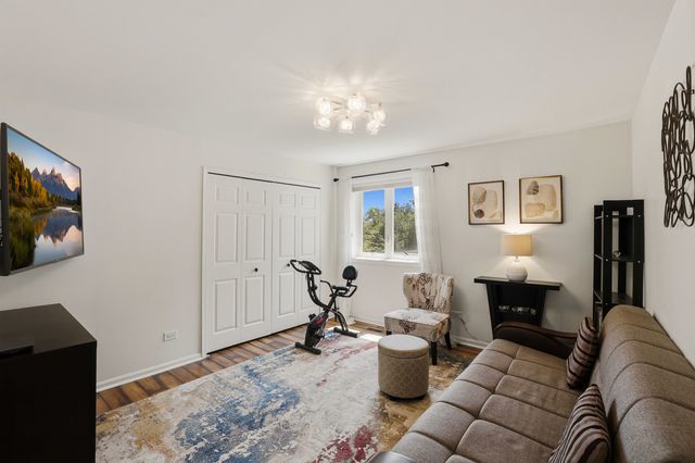 660 BALLANTRAE Drive B, Northbrook, IL 60062
