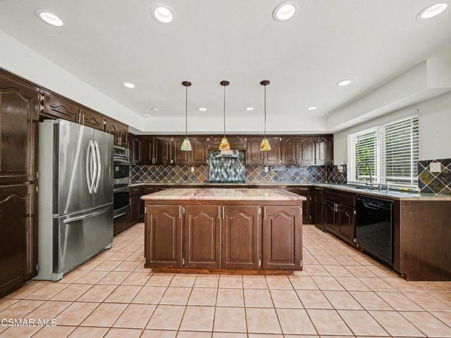 1221 Gentilly Place, Oak Park, CA 91377