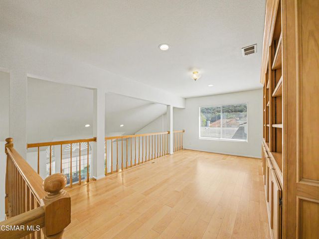 1221 Gentilly Place, Oak Park, CA 91377