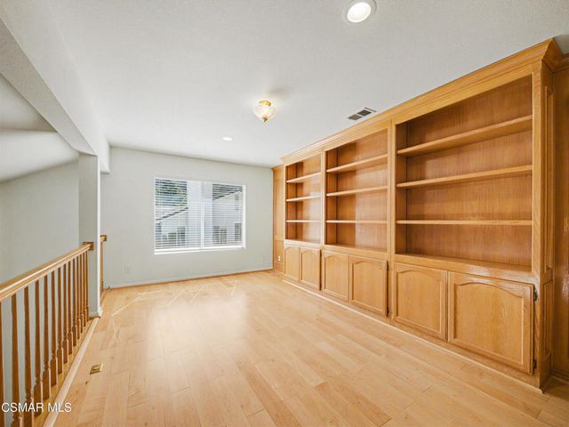 1221 Gentilly Place, Oak Park, CA 91377