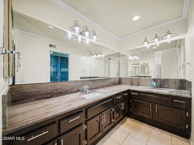 1221 Gentilly Place, Oak Park, CA 91377