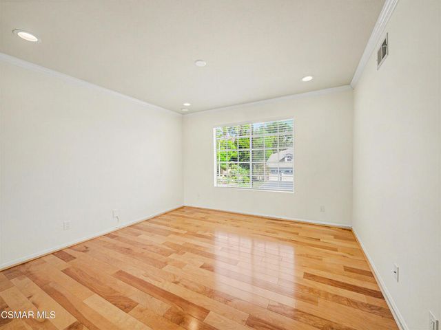 1221 Gentilly Place, Oak Park, CA 91377