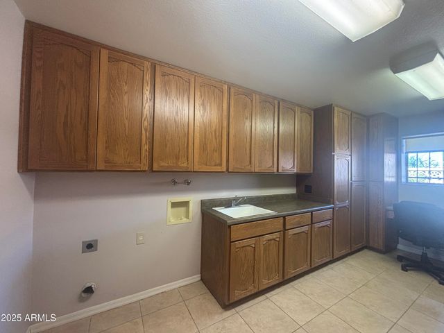 4564 E EDGEWOOD Avenue, Mesa, AZ 85206