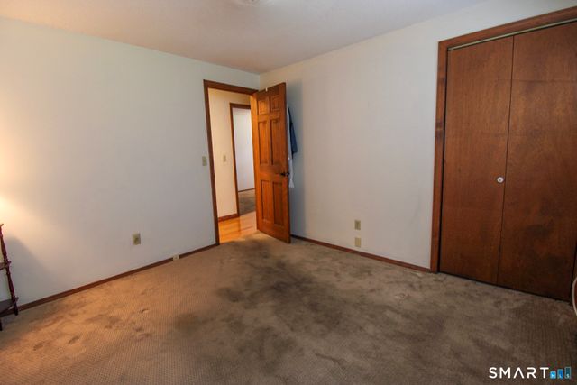 50 Carriage Dr Extension, Clinton, CT 06413