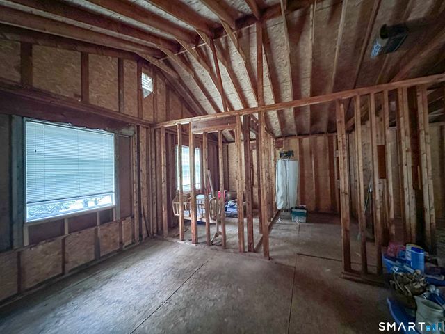 50 Carriage Dr Extension, Clinton, CT 06413