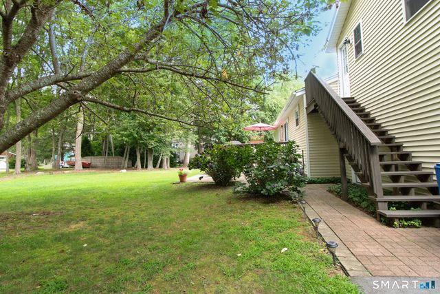 50 Carriage Dr Extension, Clinton, CT 06413