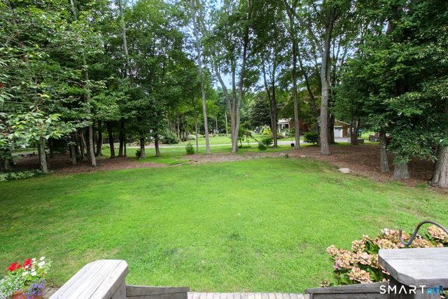50 Carriage Dr Extension, Clinton, CT 06413
