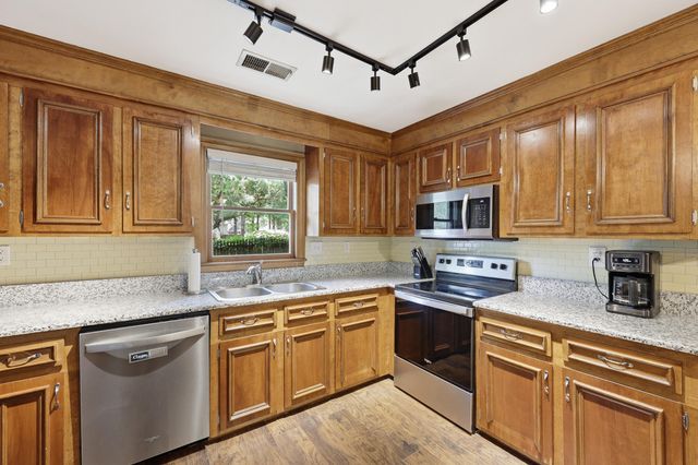 106 Boone Drive, Summerville, SC 29485