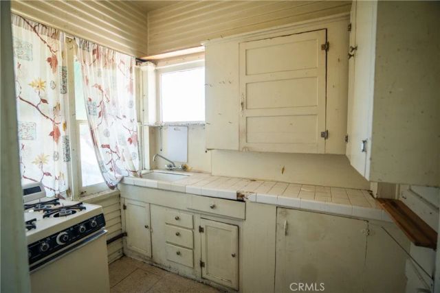 1619 S St Andrews Place, Los Angeles, CA 90019