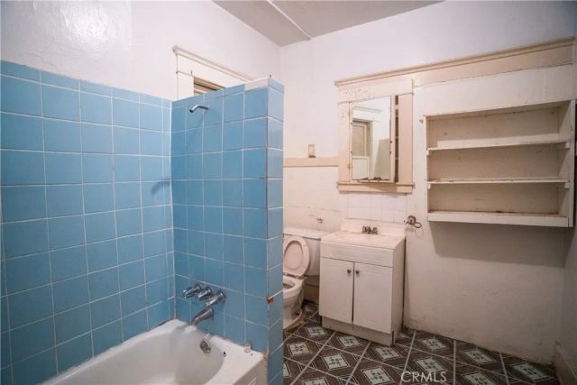 1619 S St Andrews Place, Los Angeles, CA 90019