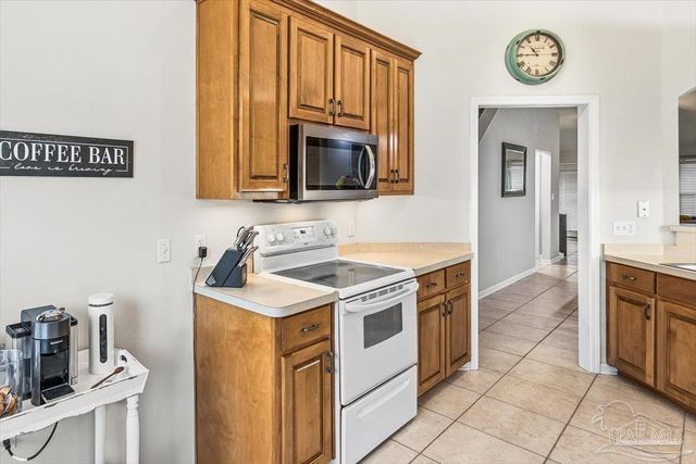 1391 Tiger Lake Dr, Gulf Breeze, FL 32563