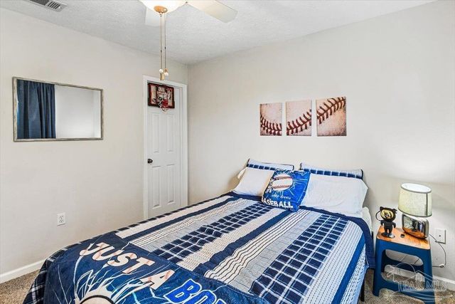 1391 Tiger Lake Dr, Gulf Breeze, FL 32563