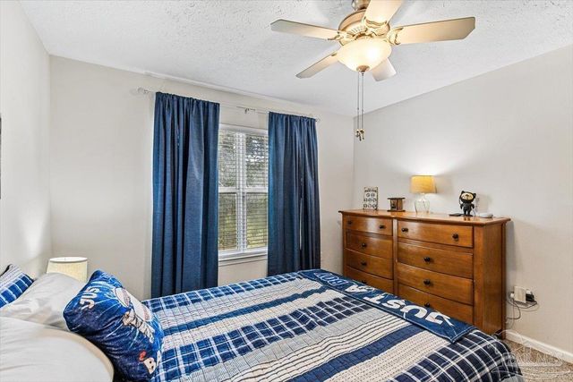 1391 Tiger Lake Dr, Gulf Breeze, FL 32563