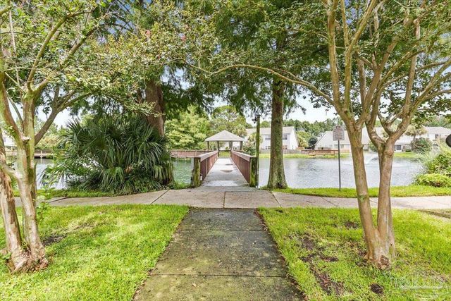 1391 Tiger Lake Dr, Gulf Breeze, FL 32563