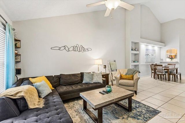 1391 Tiger Lake Dr, Gulf Breeze, FL 32563