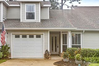 1391 Tiger Lake Dr, Gulf Breeze, FL 32563