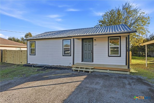 127 Roosevelt Drive, Seguin, TX 78155