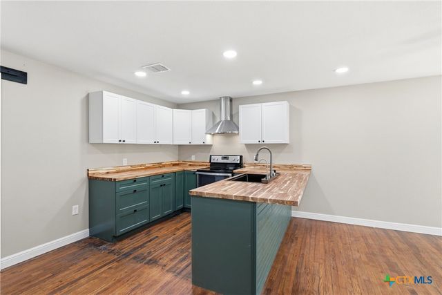 127 Roosevelt Drive, Seguin, TX 78155