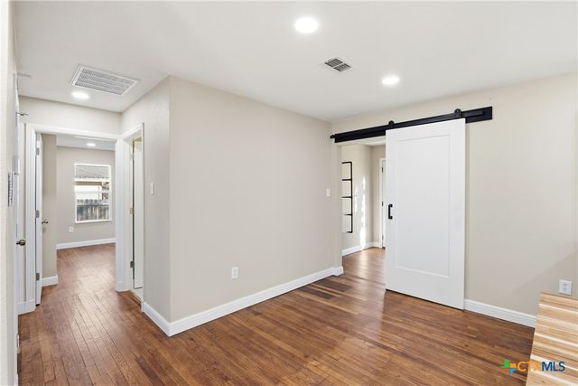 127 Roosevelt Drive, Seguin, TX 78155