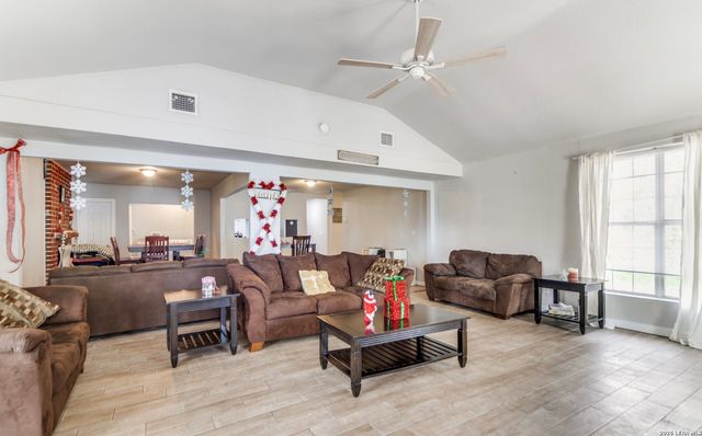 5111 Gray Buffalo, San Antonio, TX 78242