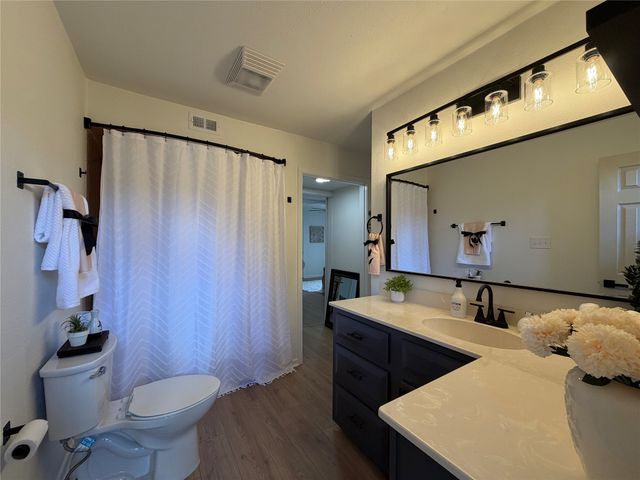 131 San Felipe Drive, Mabank, TX 75156