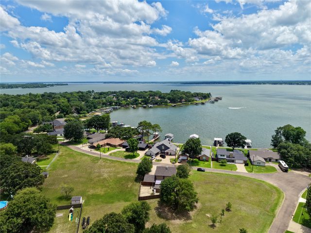 131 San Felipe Drive, Mabank, TX 75156