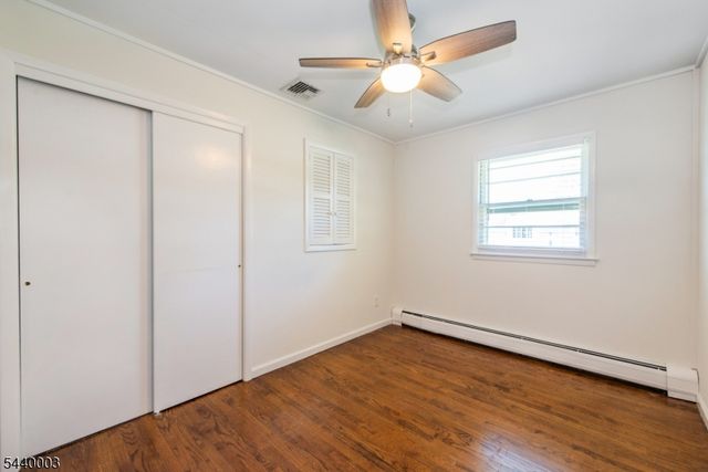 8 Kennedy Dr, Fairfield Twp., NJ 07004