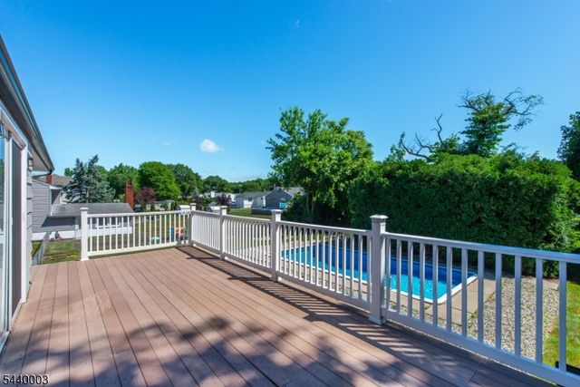 8 Kennedy Dr, Fairfield Twp., NJ 07004