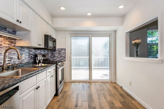 8 Kennedy Dr, Fairfield Twp., NJ 07004