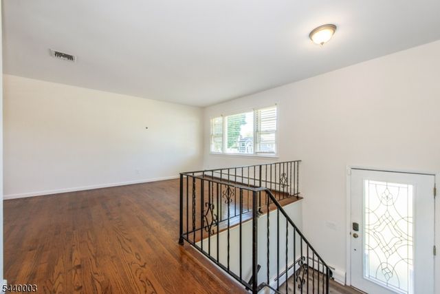 8 Kennedy Dr, Fairfield Twp., NJ 07004