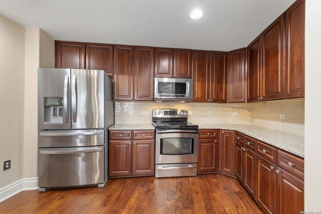215 Center UNIT 1608, San Antonio, TX 78202