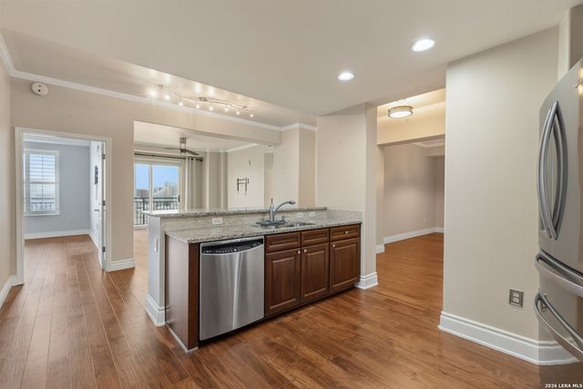 215 Center UNIT 1608, San Antonio, TX 78202