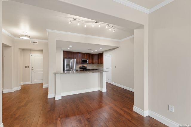 215 Center UNIT 1608, San Antonio, TX 78202