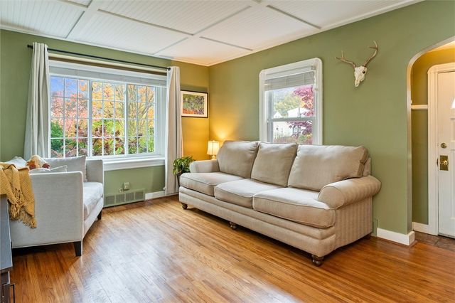 99 Chesterton Road, Greece, NY 14626