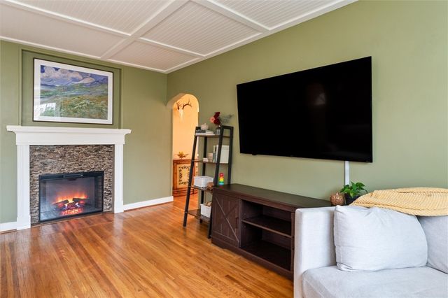 99 Chesterton Road, Greece, NY 14626