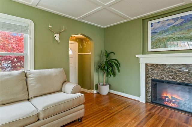 99 Chesterton Road, Greece, NY 14626