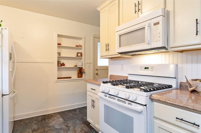 99 Chesterton Road, Greece, NY 14626