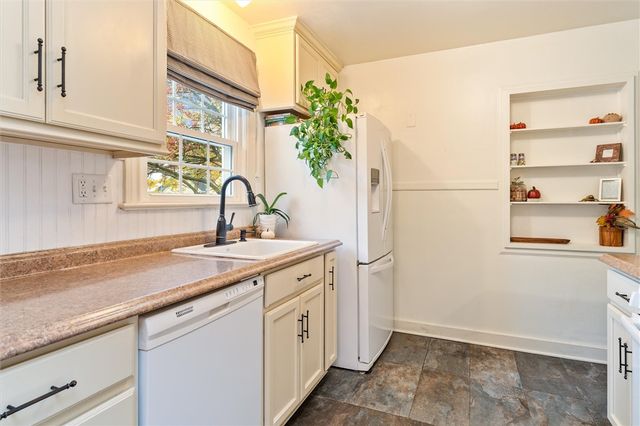 99 Chesterton Road, Greece, NY 14626