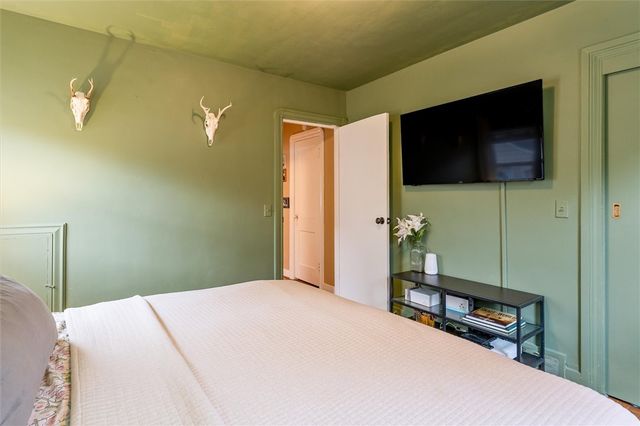 99 Chesterton Road, Greece, NY 14626