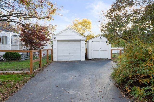 99 Chesterton Road, Greece, NY 14626